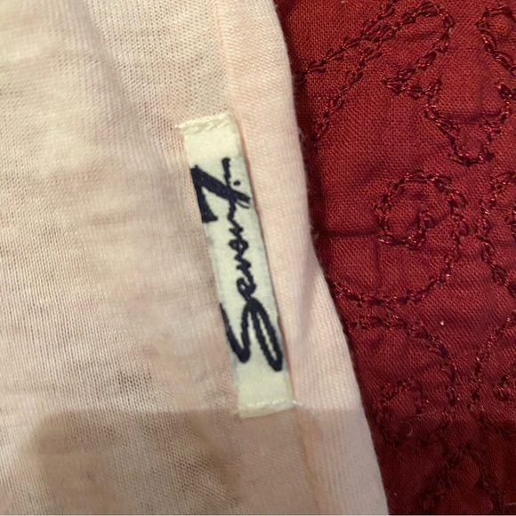 Seven7 cold-shoulder tissue tee, size small. - Picture 2 of 5